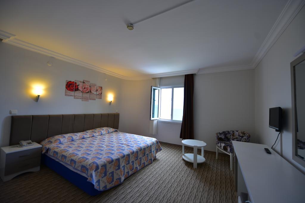 Alder Hotel Айвалик Екстер'єр фото