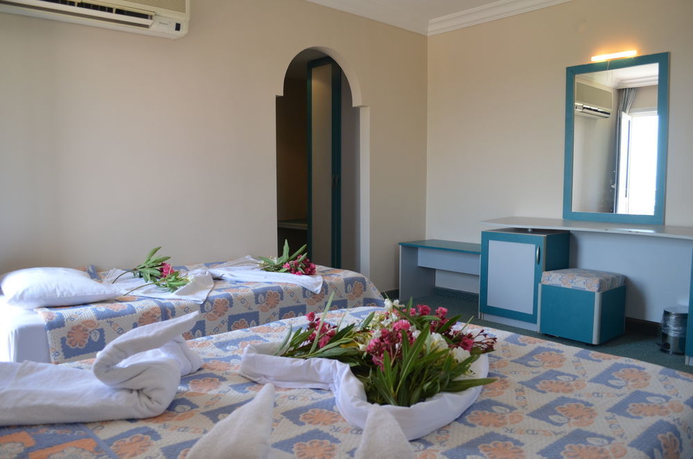 Alder Hotel Айвалик Екстер'єр фото
