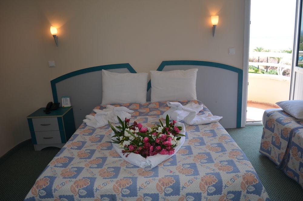 Alder Hotel Айвалик Екстер'єр фото