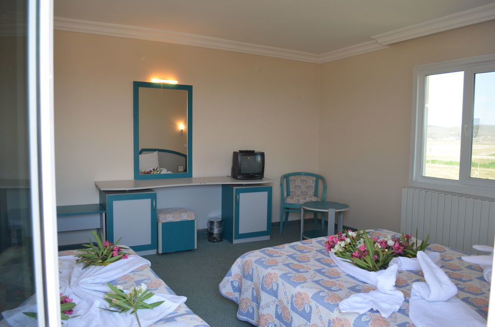Alder Hotel Айвалик Екстер'єр фото