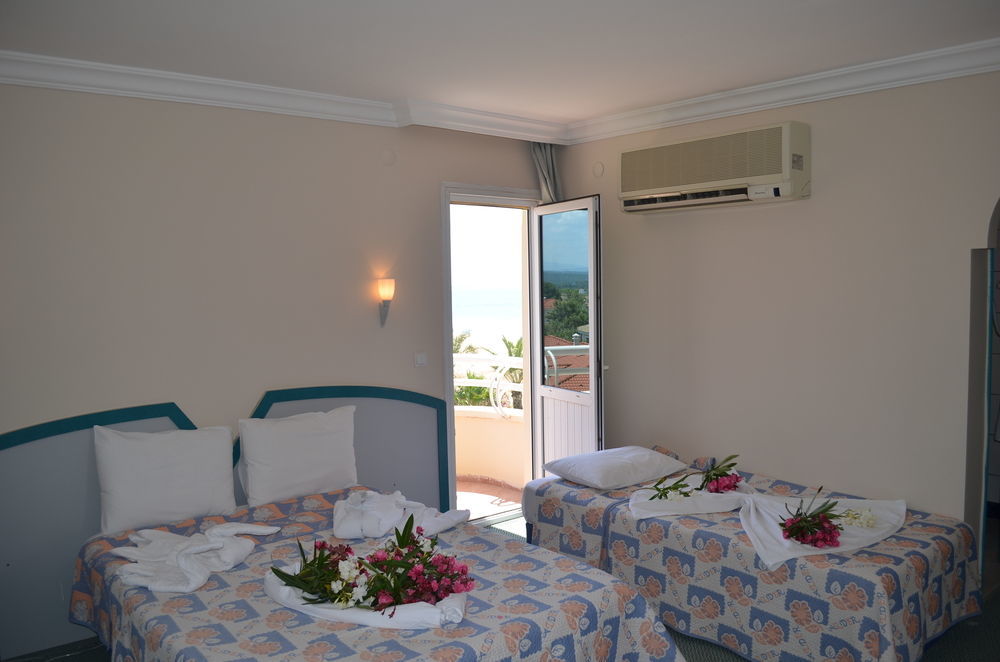 Alder Hotel Айвалик Екстер'єр фото