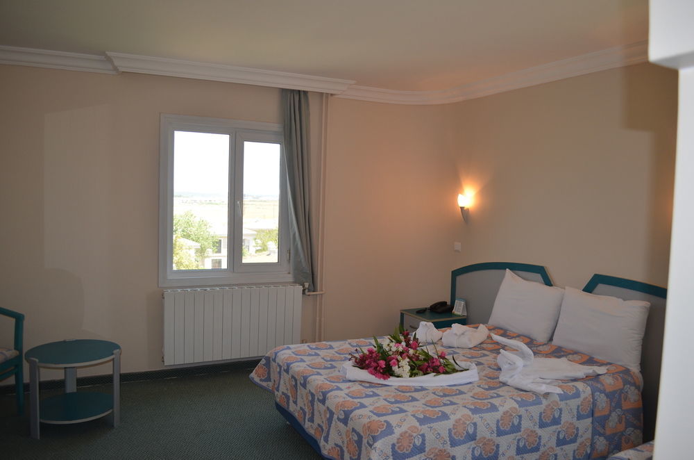 Alder Hotel Айвалик Екстер'єр фото