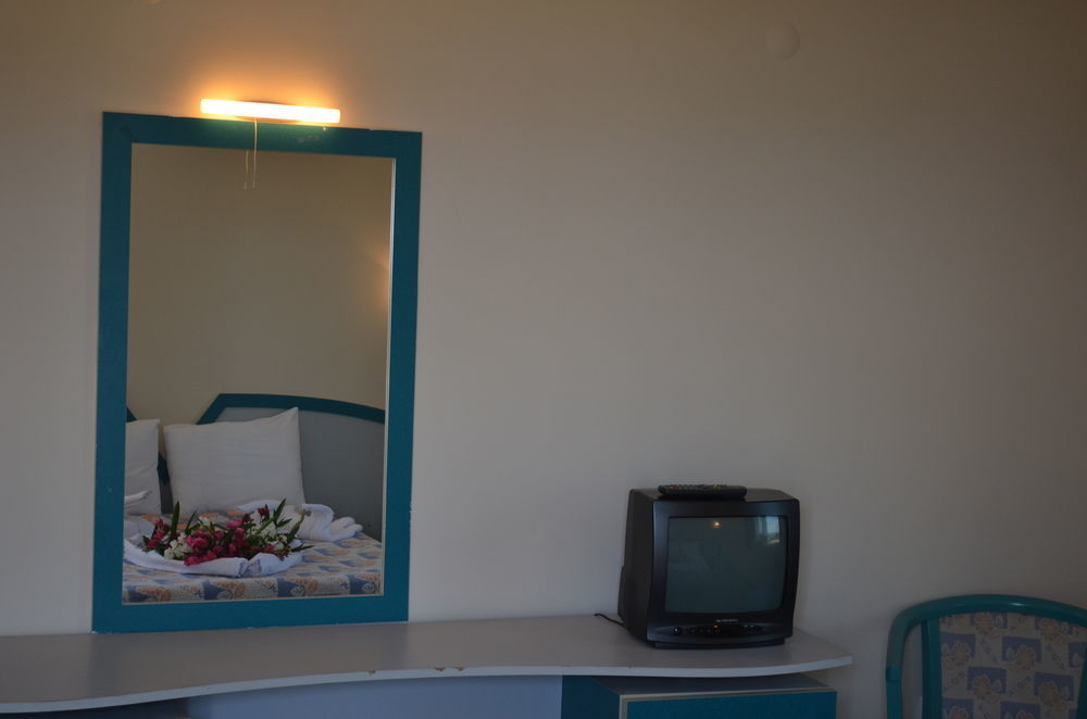 Alder Hotel Айвалик Екстер'єр фото